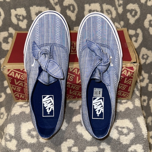 Vans Slip-On Chambray Blue Knot Tie Sneakers New 🆕 & Never Worn 😍 - Picture 7 of 17